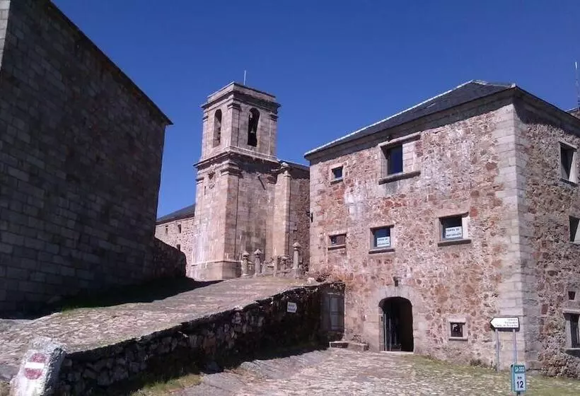 ホテル Hospedería Del Santuario De La Peña De Francia