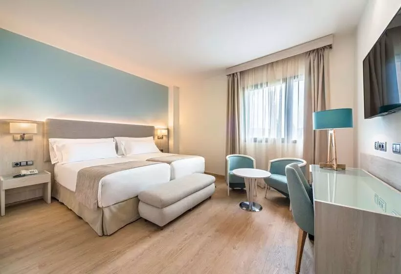 هتل Occidental Sevilla Viapol