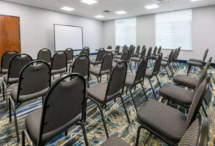 בית מלון כפרי Wingate By Wyndham Dallas Love Field