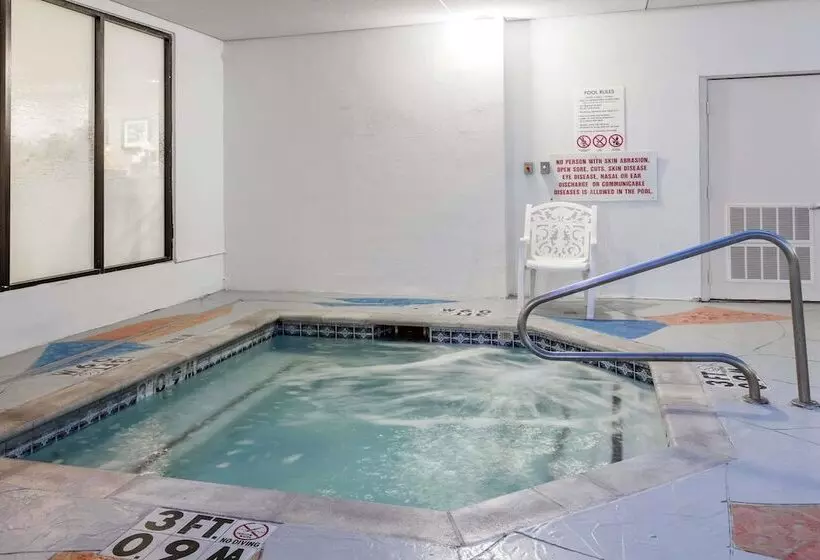 בית מלון כפרי Wingate By Wyndham Dallas Love Field