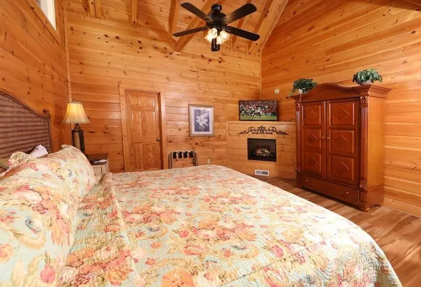 Mayberry   Three Bedroom Cabin
