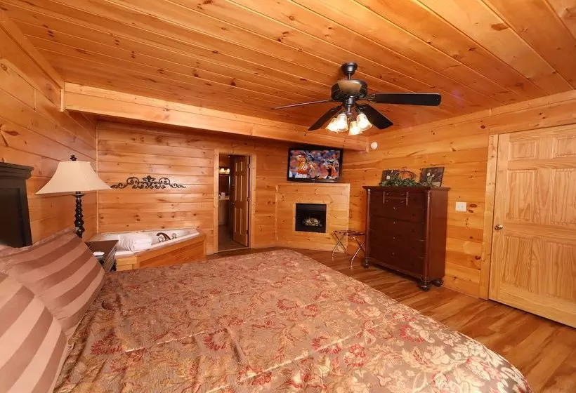 Mayberry   Three Bedroom Cabin