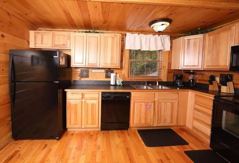 Mayberry   Three Bedroom Cabin