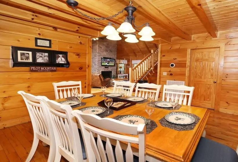 Mayberry   Three Bedroom Cabin