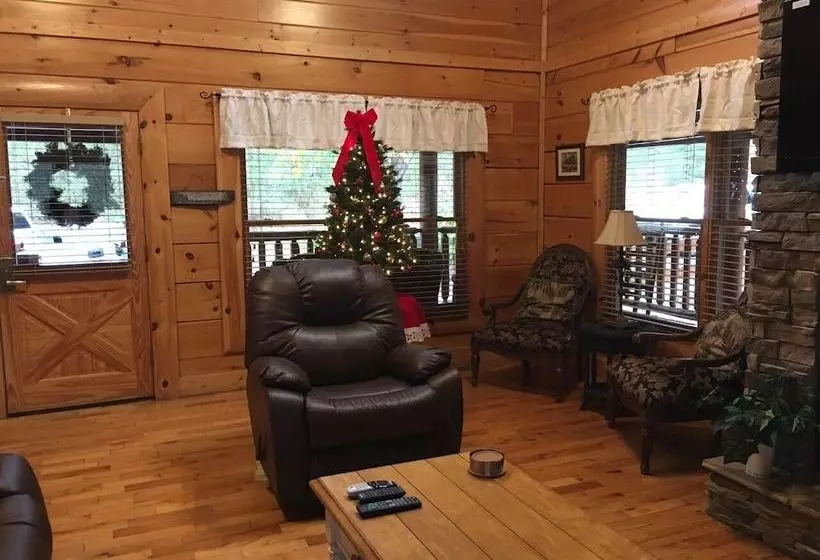 Mayberry   Three Bedroom Cabin