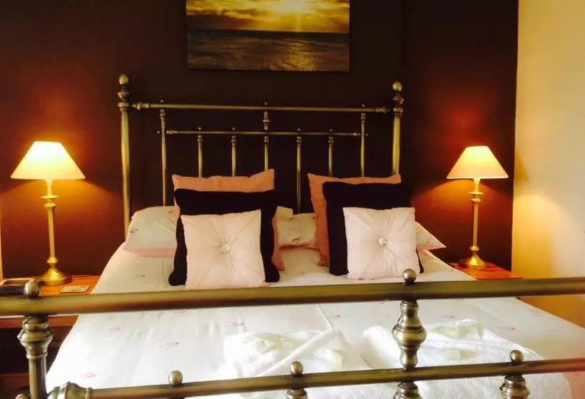 Bernay Hotel