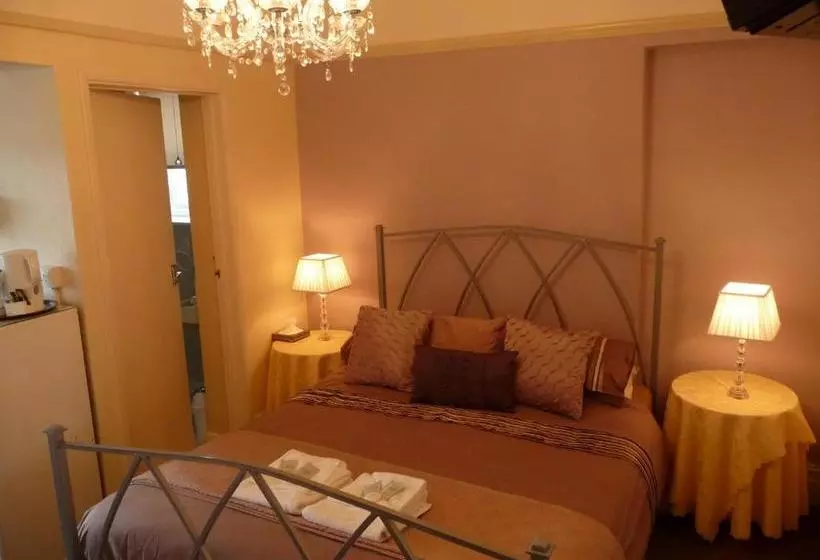 Bernay Hotel