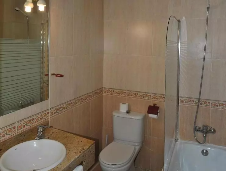 Hôtel (catégorie 1/2 *) Albero