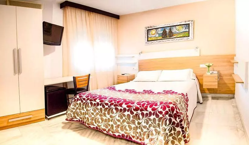 Hôtel (catégorie 1/2 *) Albero