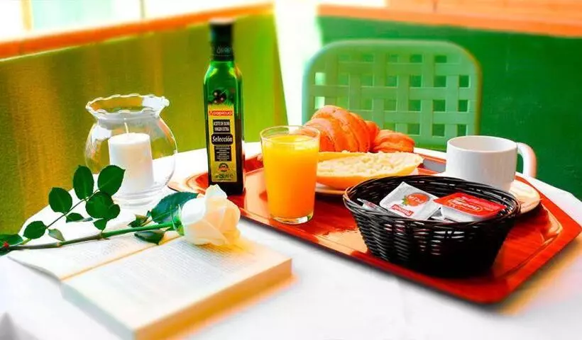 Hôtel (catégorie 1/2 *) Albero