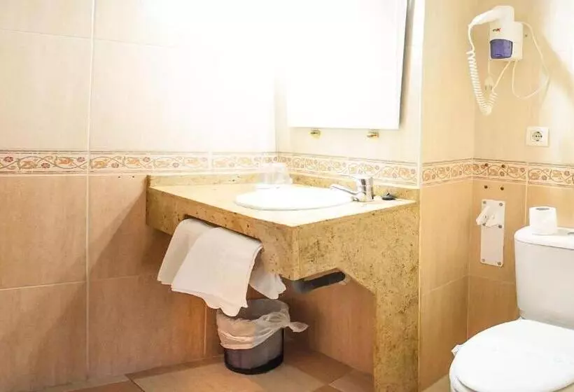 Hôtel (catégorie 1/2 *) Albero