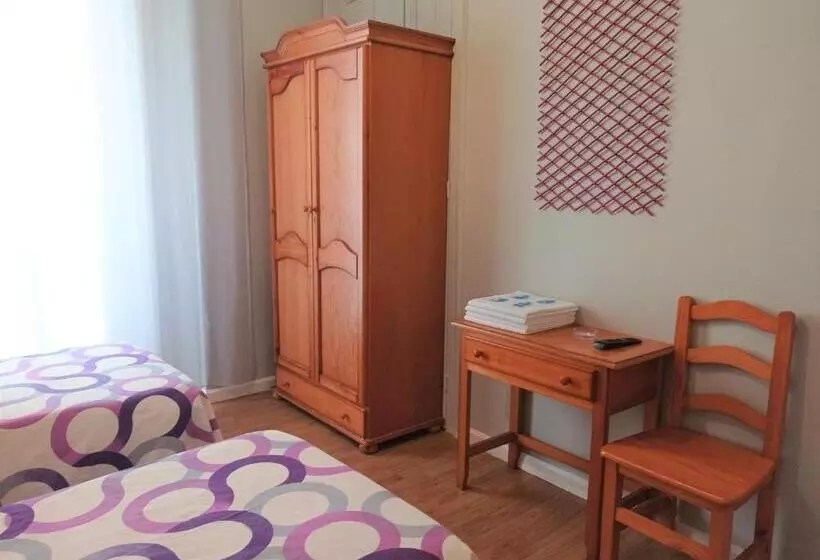 مسافرخانه Hospedaje Don Pelayo