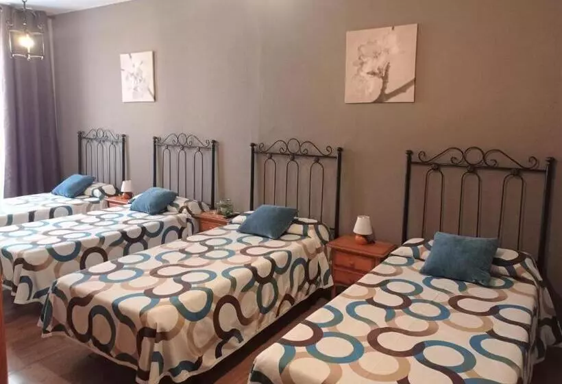 مسافرخانه Hospedaje Don Pelayo