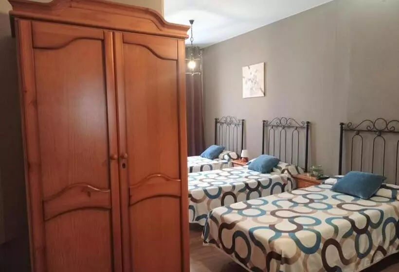مسافرخانه Hospedaje Don Pelayo