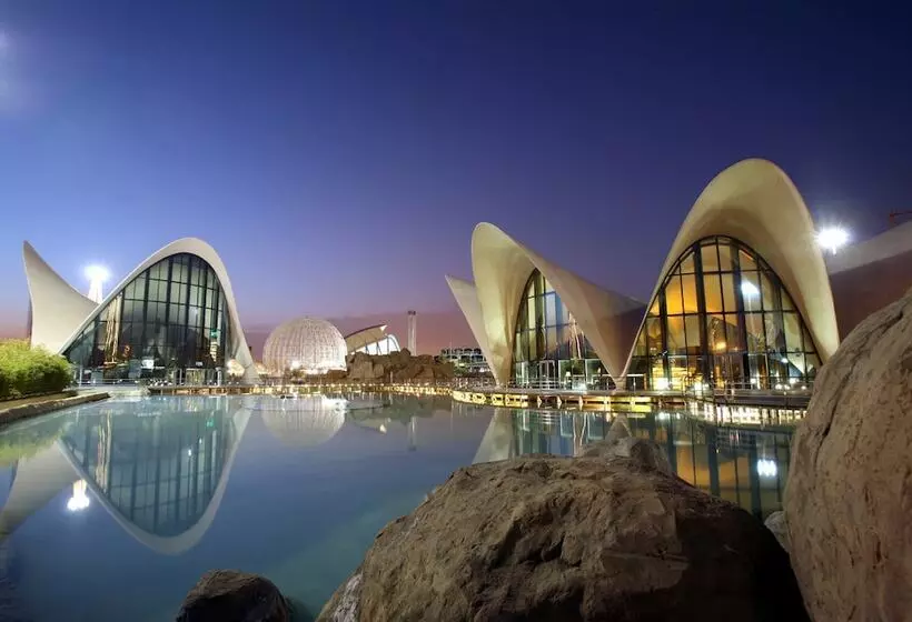 فندق Holiday Inn Express Ciudad De Las Ciencias, An Ihg