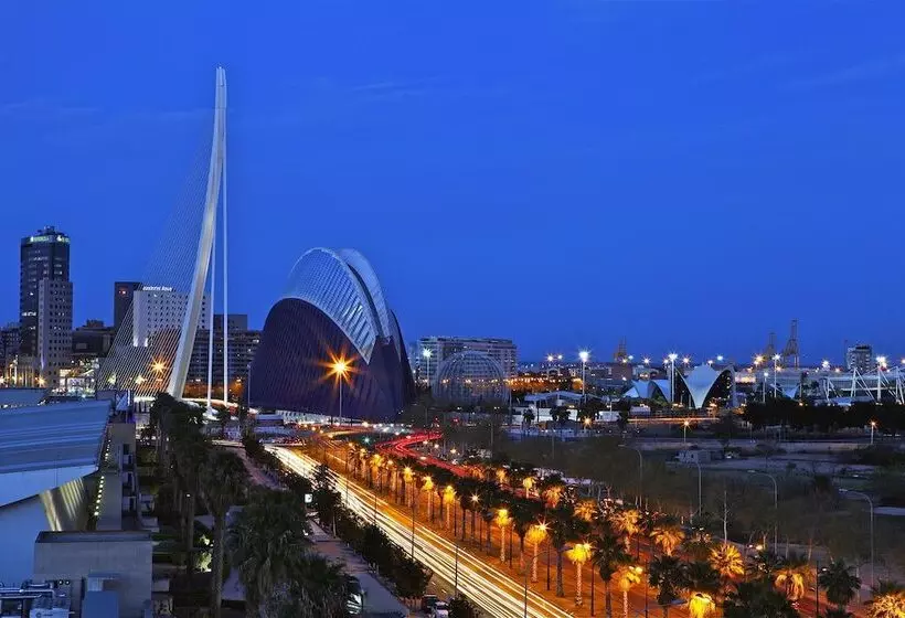 فندق Holiday Inn Express Ciudad De Las Ciencias, An Ihg