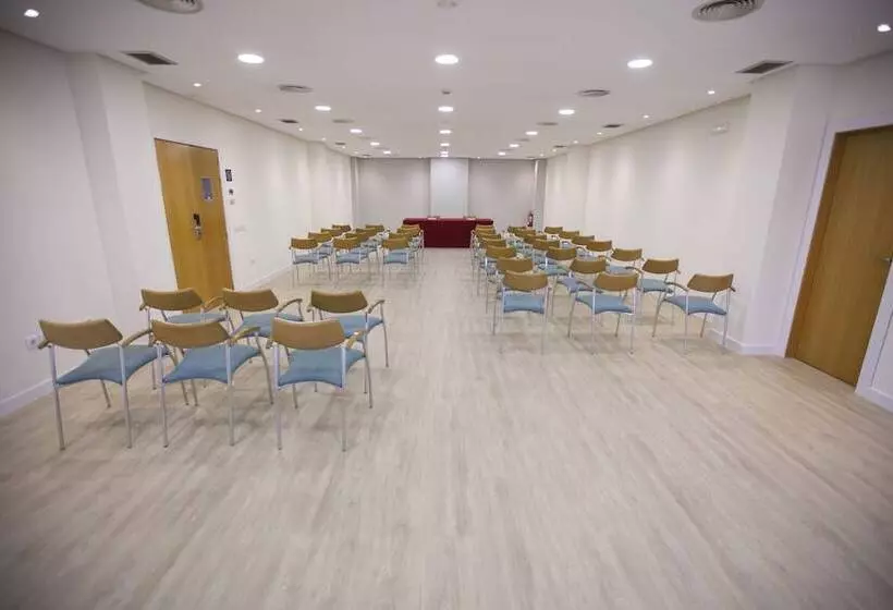 فندق Holiday Inn Express Ciudad De Las Ciencias, An Ihg