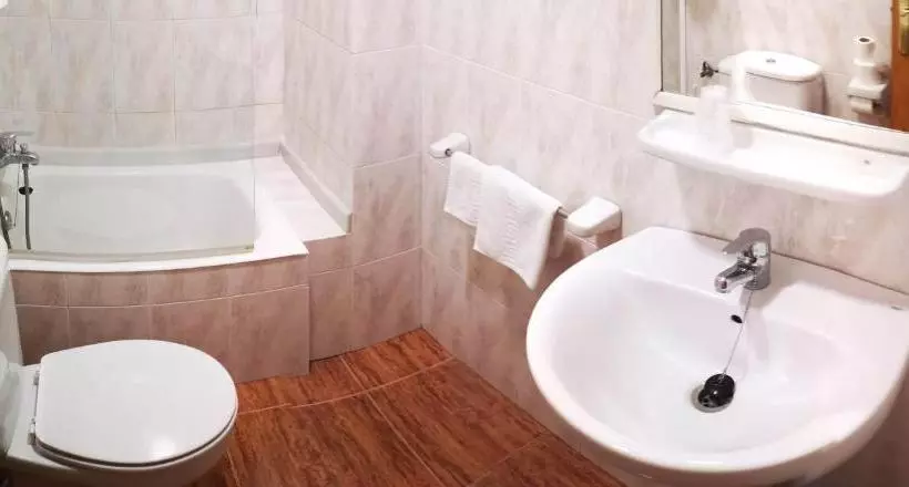 ホテル Hostal Los Hermanos