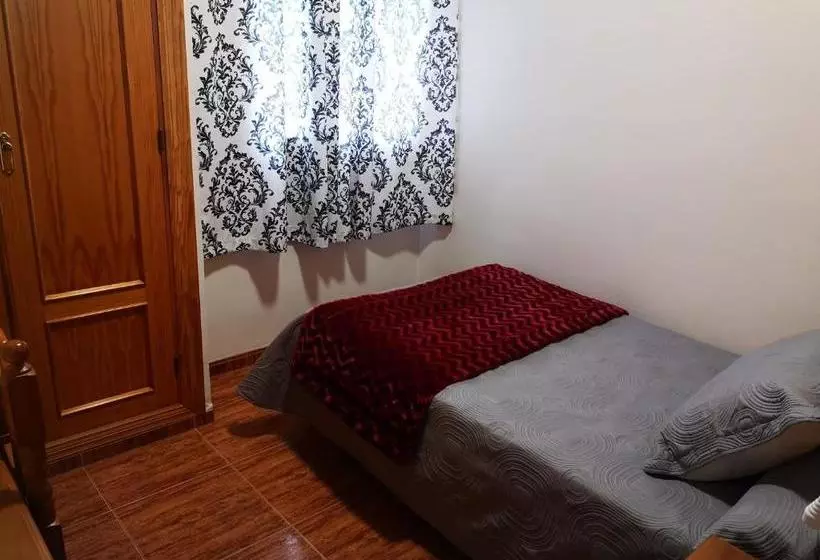 ホテル Hostal Los Hermanos