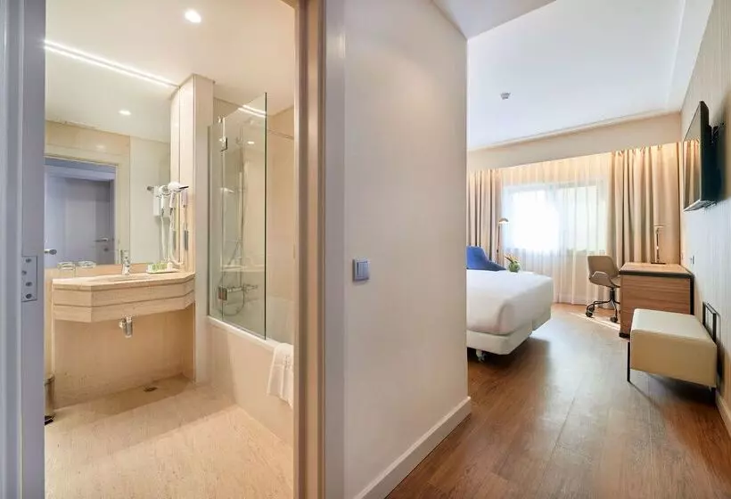 هتل NH Lisboa Campo Grande