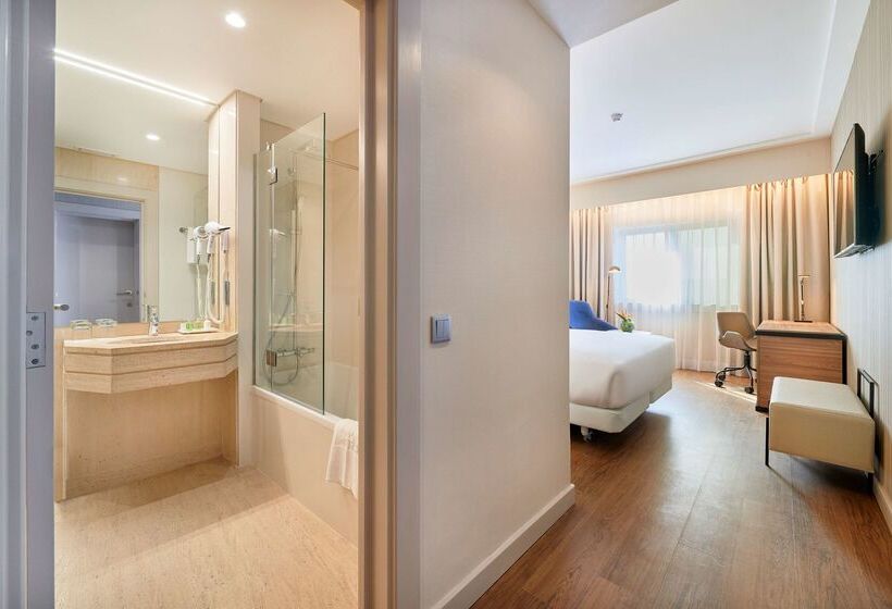 هتل NH Lisboa Campo Grande