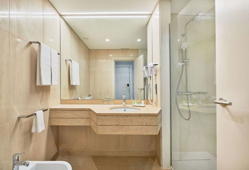 هتل NH Lisboa Campo Grande