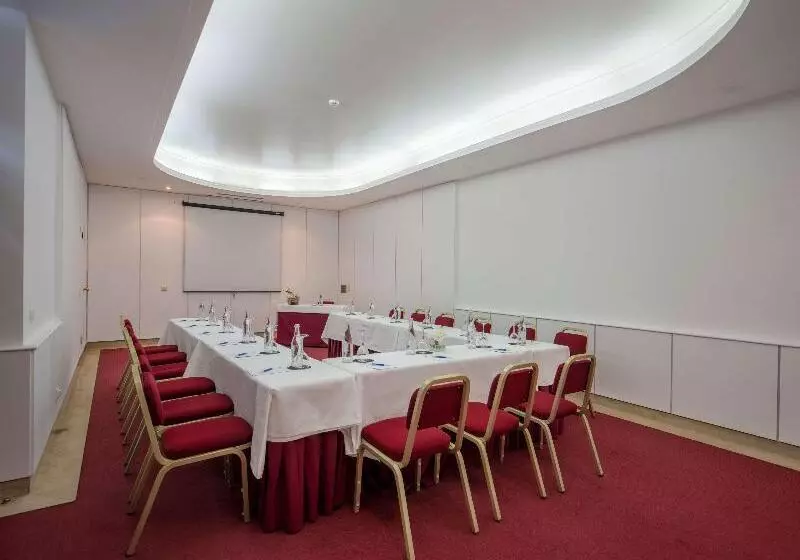 هتل NH Lisboa Campo Grande