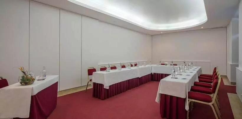 هتل NH Lisboa Campo Grande