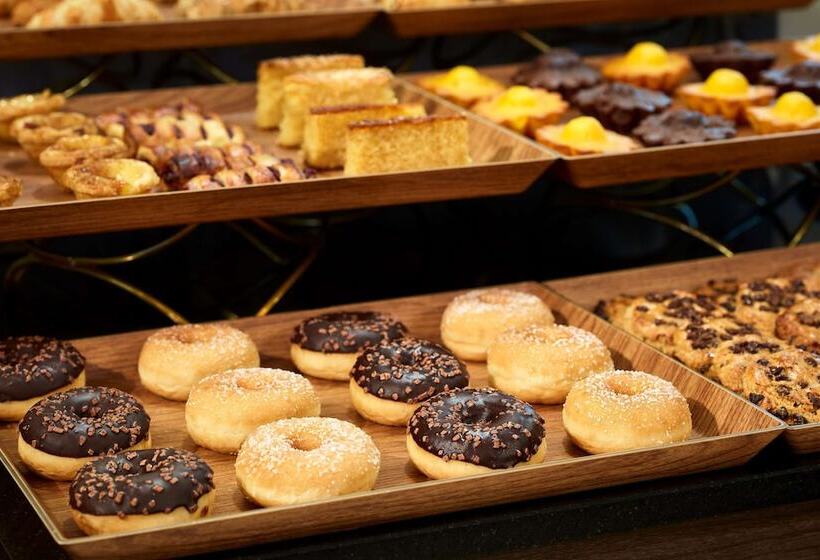 هتل NH Lisboa Campo Grande