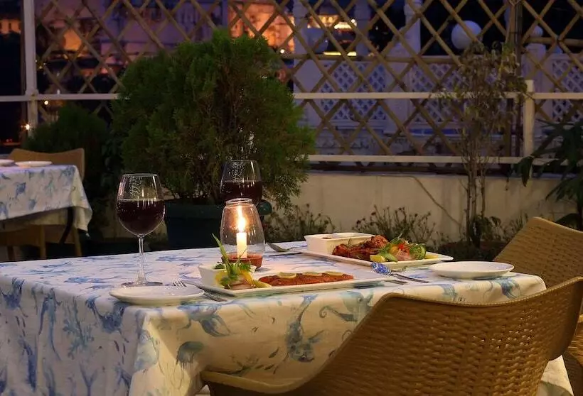 Sarovar   Lake Facing Boutique Hotel On Lake Pichola