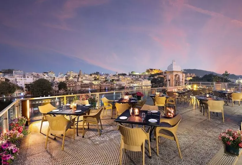 Sarovar   Lake Facing Boutique Hotel On Lake Pichola