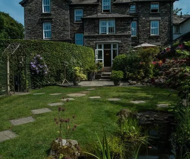 Отель The Willowsmere   Adults Only