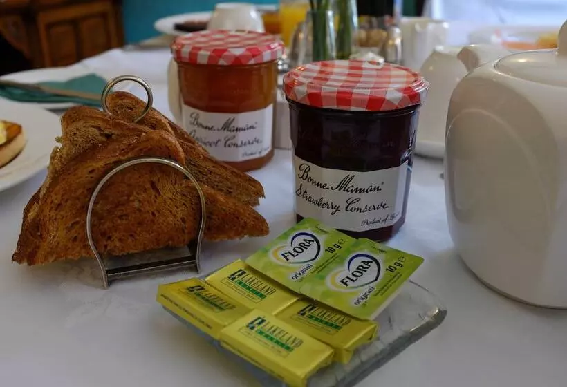 Отель The Willowsmere   Adults Only