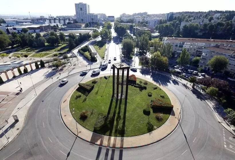 ホテル Travelodge Madrid Coslada Airport