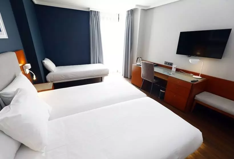 ホテル Travelodge Madrid Coslada Airport