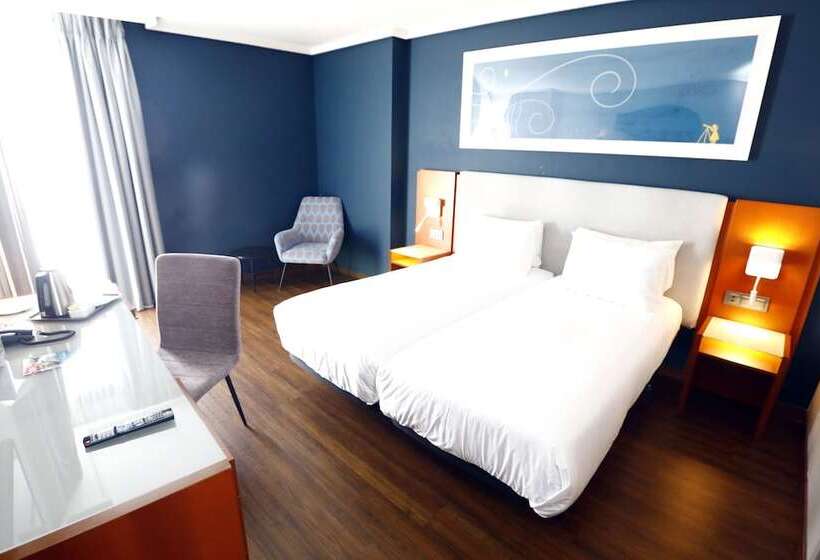 هتل Travelodge Madrid Coslada Airport