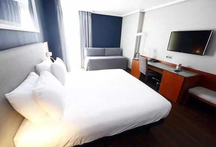 ホテル Travelodge Madrid Coslada Airport