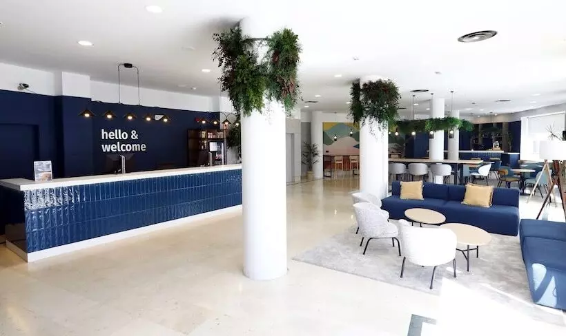 ホテル Travelodge Madrid Coslada Airport