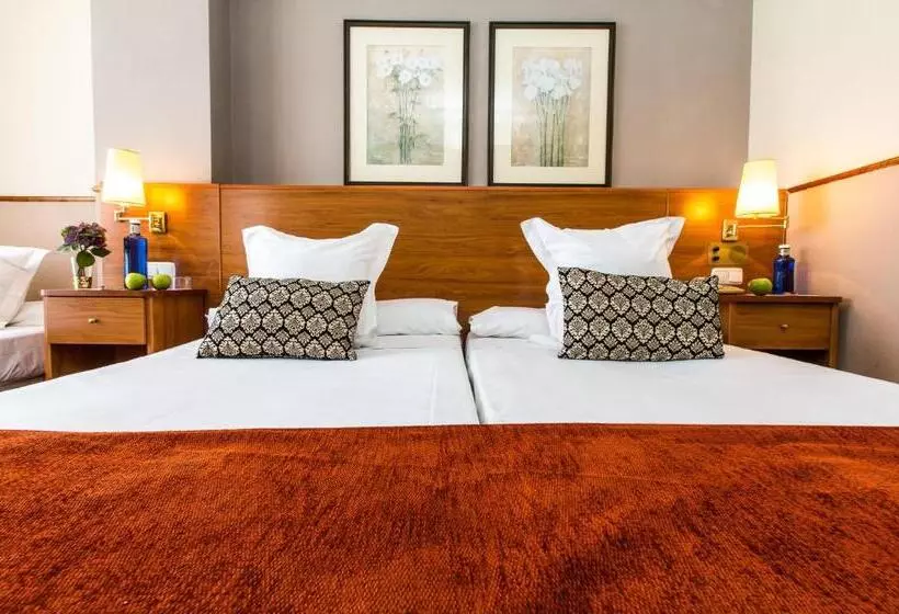 Leonardo Hotel Granada