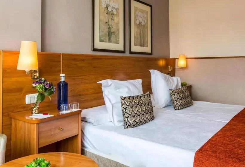 Leonardo Hotel Granada