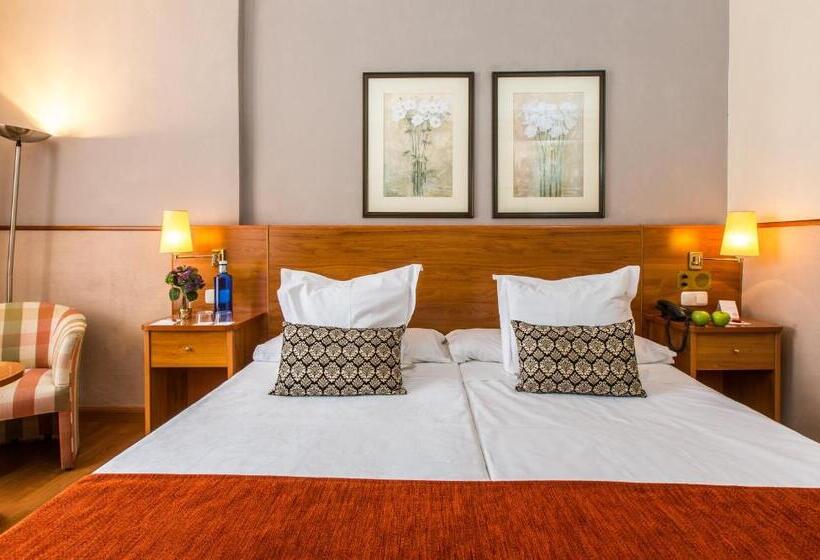 Leonardo Hotel Granada