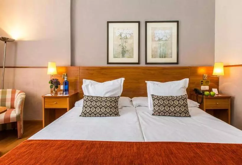 Leonardo Hotel Granada