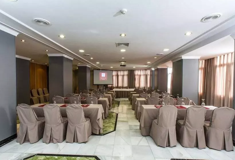 Leonardo Hotel Granada