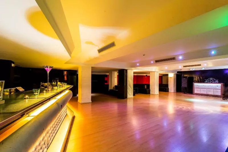 Leonardo Hotel Granada