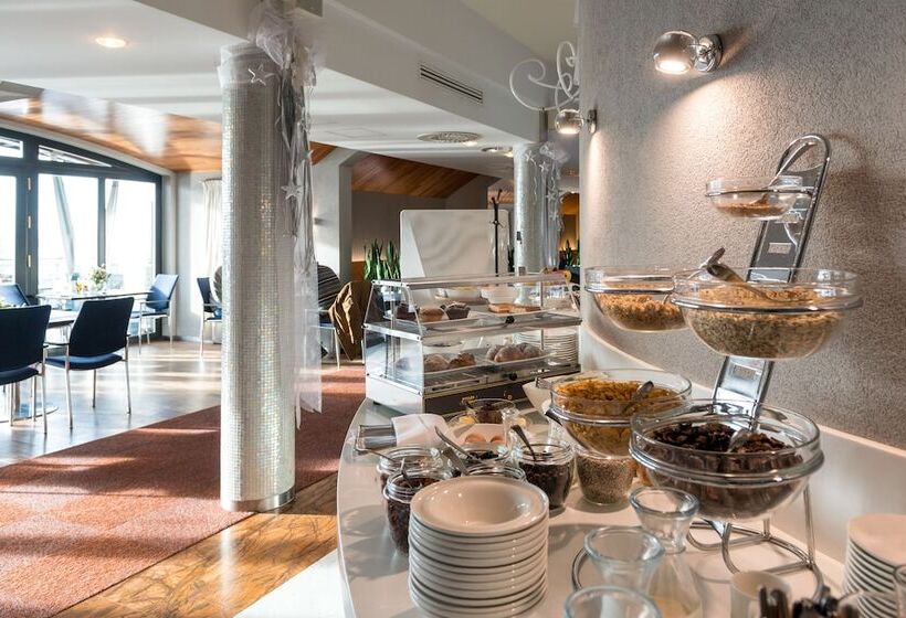 Niebieski Art Hotel & Spa