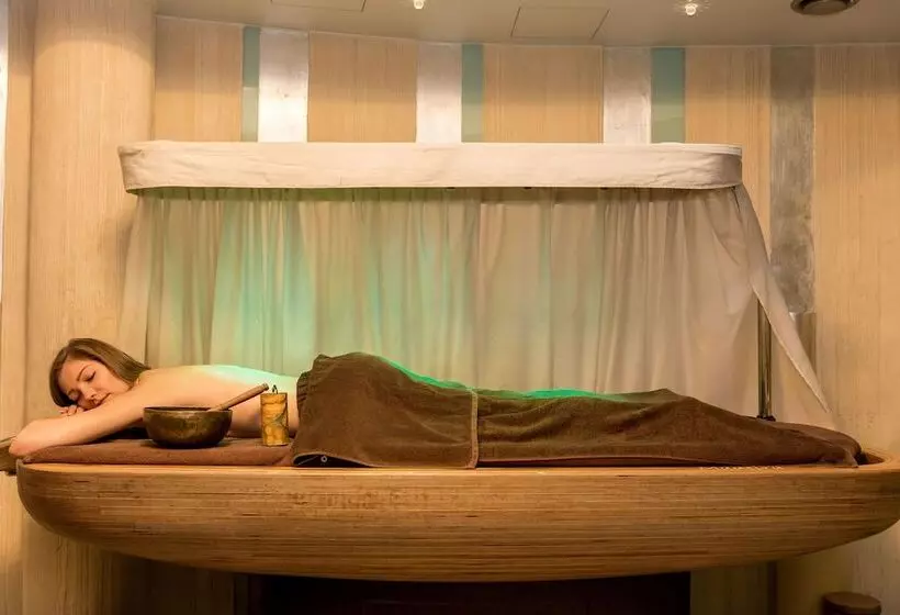 Niebieski Art Hotel & Spa