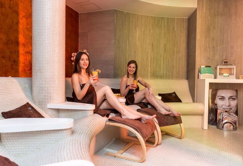 Niebieski Art Hotel & Spa