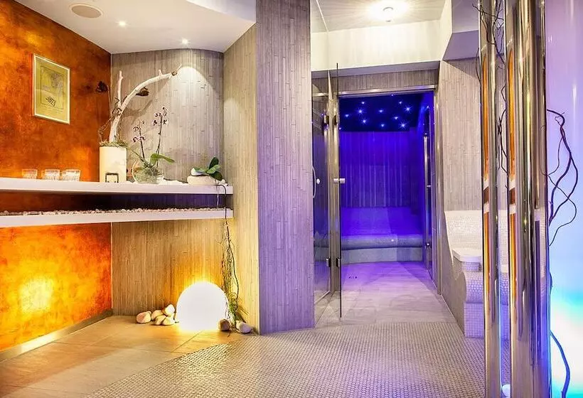 Niebieski Art Hotel & Spa