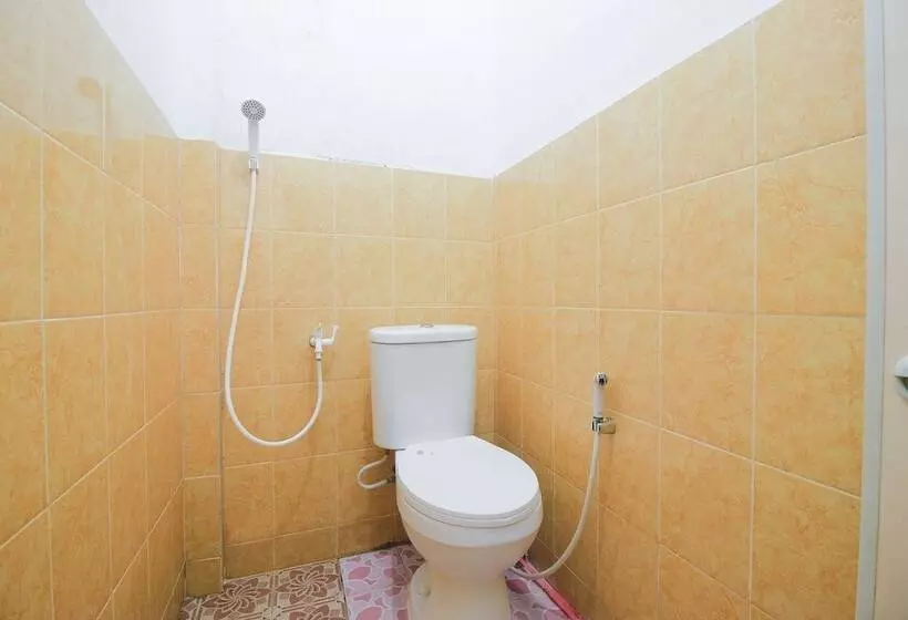 ホテル Spot On 2370 Berkah Homestay Syariah