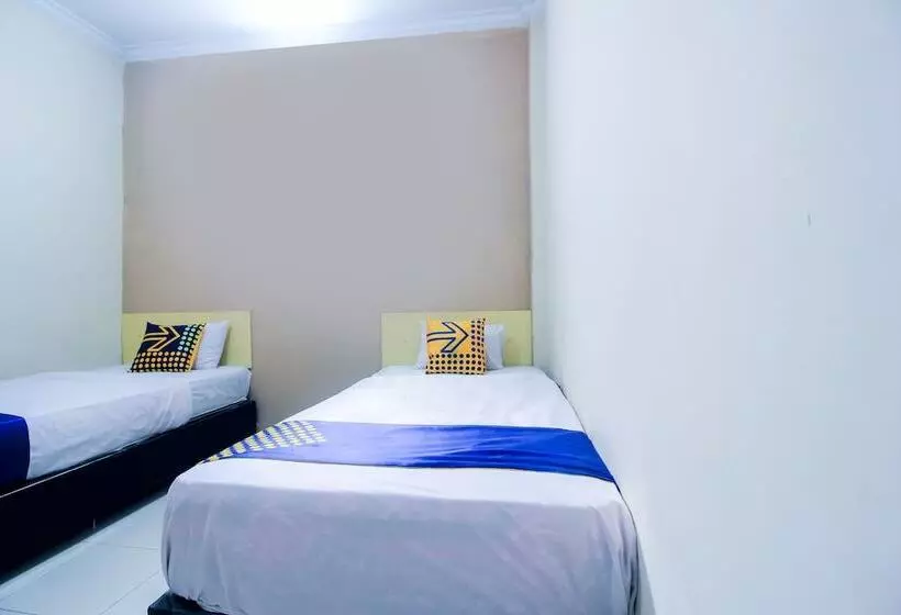 ホテル Spot On 2370 Berkah Homestay Syariah